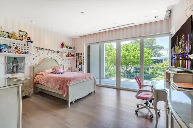 $14,000,000 | 420 Island Drive, Key Biscayne, FL 33149