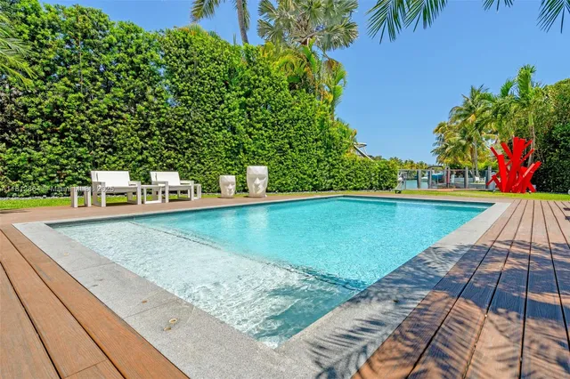 $14,000,000 | 420 Island Drive, Key Biscayne, FL 33149