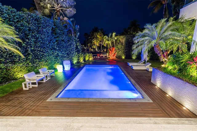 $14,000,000 | 420 Island Drive, Key Biscayne, FL 33149