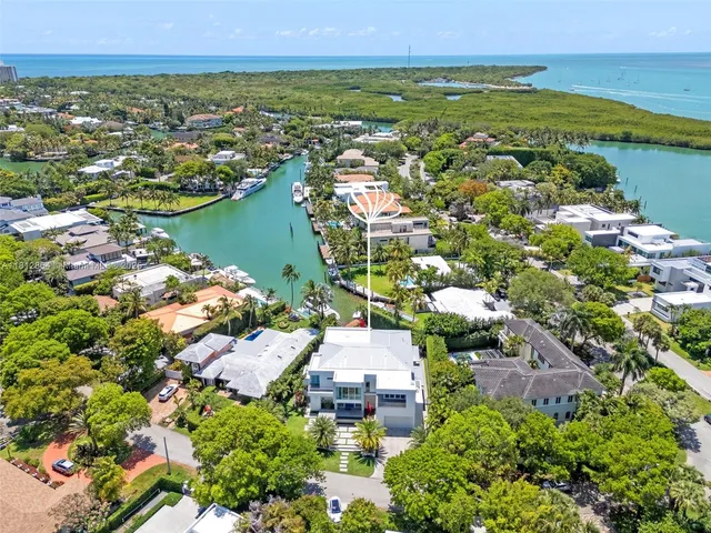 $14,000,000 | 420 Island Drive, Key Biscayne, FL 33149