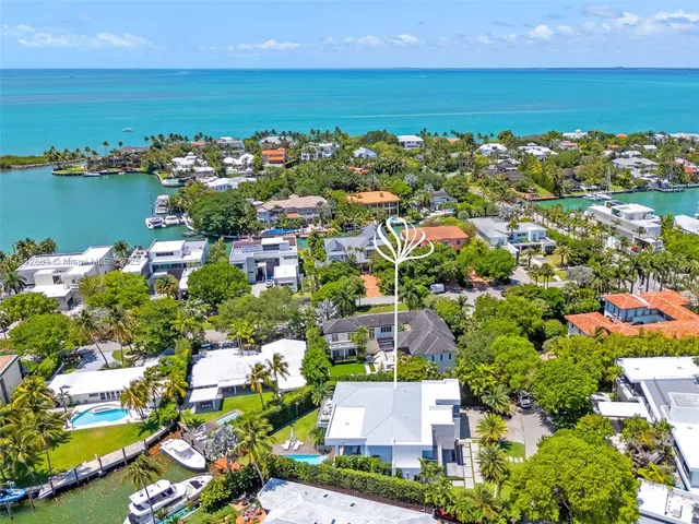 $14,000,000 | 420 Island Drive, Key Biscayne, FL 33149