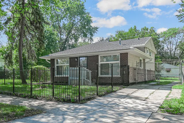 $189,900 | 13240 South St Lawrence Avenue, Chicago, IL 60827