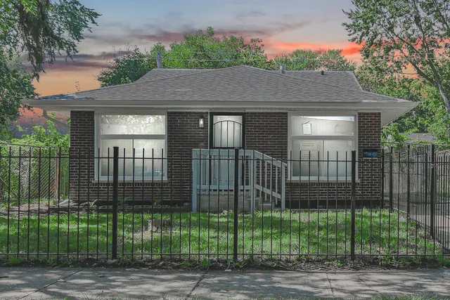 $189,900 | 13240 South St Lawrence Avenue, Chicago, IL 60827