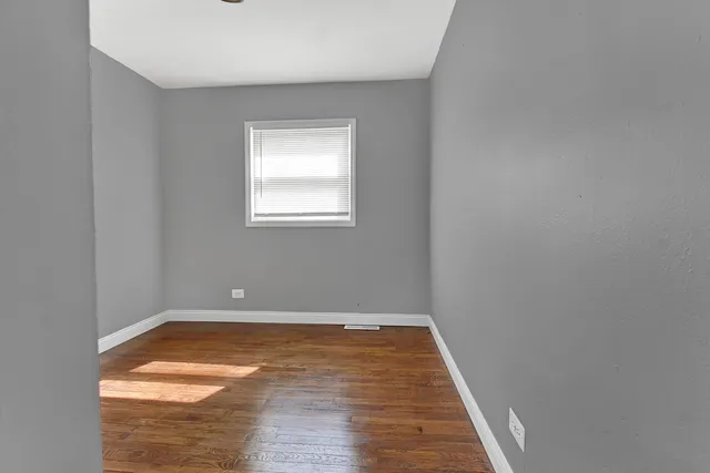 $189,900 | 13240 South St Lawrence Avenue, Chicago, IL 60827