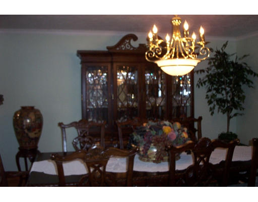 15 Concord Road Stoneham, MA 02180 - Photo 3 of 18 Gallery Image 3