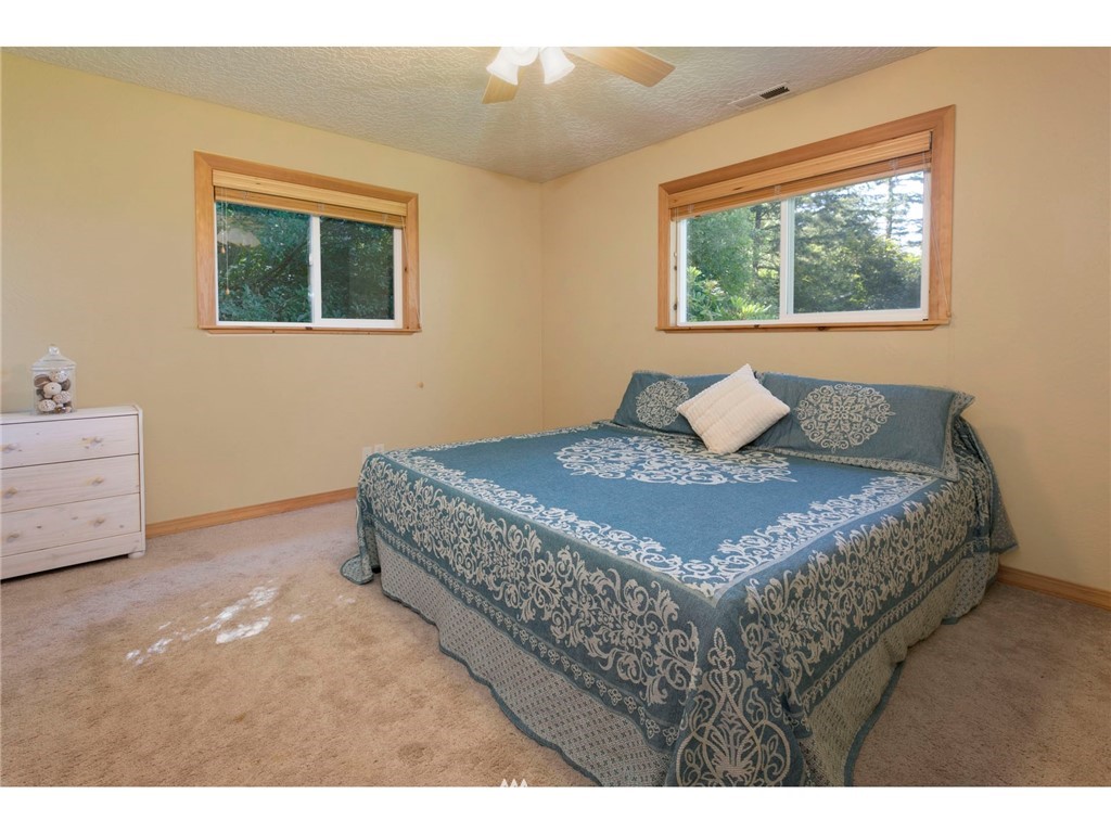 1619 Holcomb Road Kelso, WA 98626 - Photo 11 of 23 Gallery Image 11