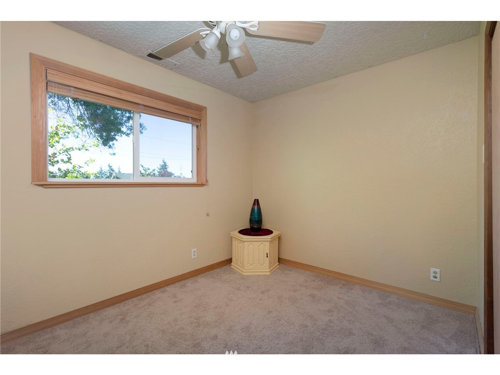 1619 Holcomb Road Kelso, WA 98626 - Photo 13 of 23 Gallery Image 13