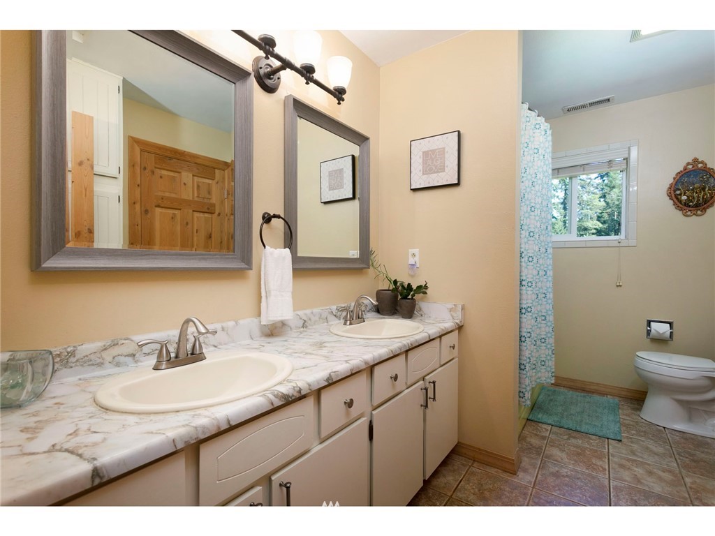 1619 Holcomb Road Kelso, WA 98626 - Photo 6 of 23 Gallery Image 6