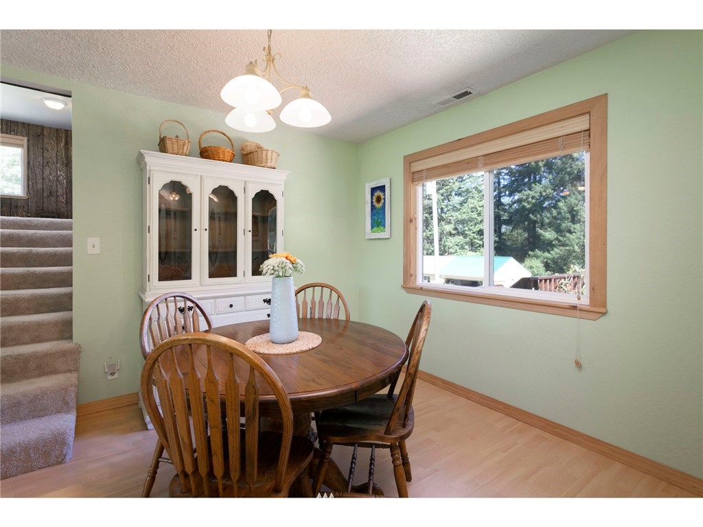 1619 Holcomb Road Kelso, WA 98626 - Photo 8 of 23 Gallery Image 8
