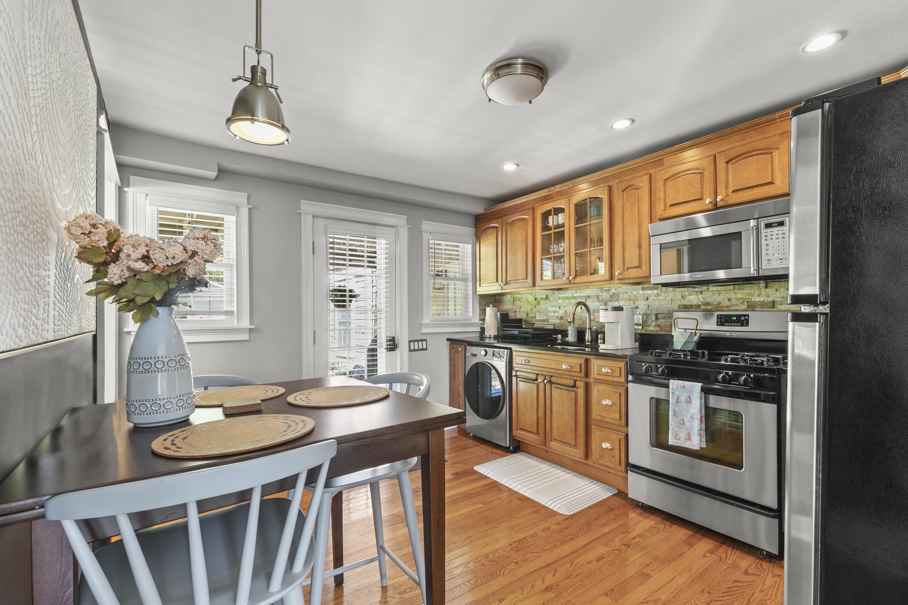 442 Commercial Street, Unit 2 Provincetown, MA 02657 - Photo 3 of 17 IMG_3205