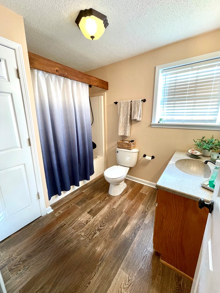 842 Skipper Road Dothan, AL 36301 - Photo 38 of 56 Full Bath w tub / shower combo upstairs