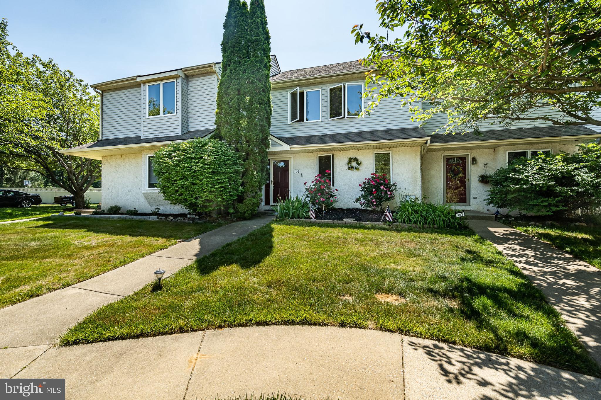 102 Pinebrooke Circle Downingtown, PA 19335 - Photo 2 of 51