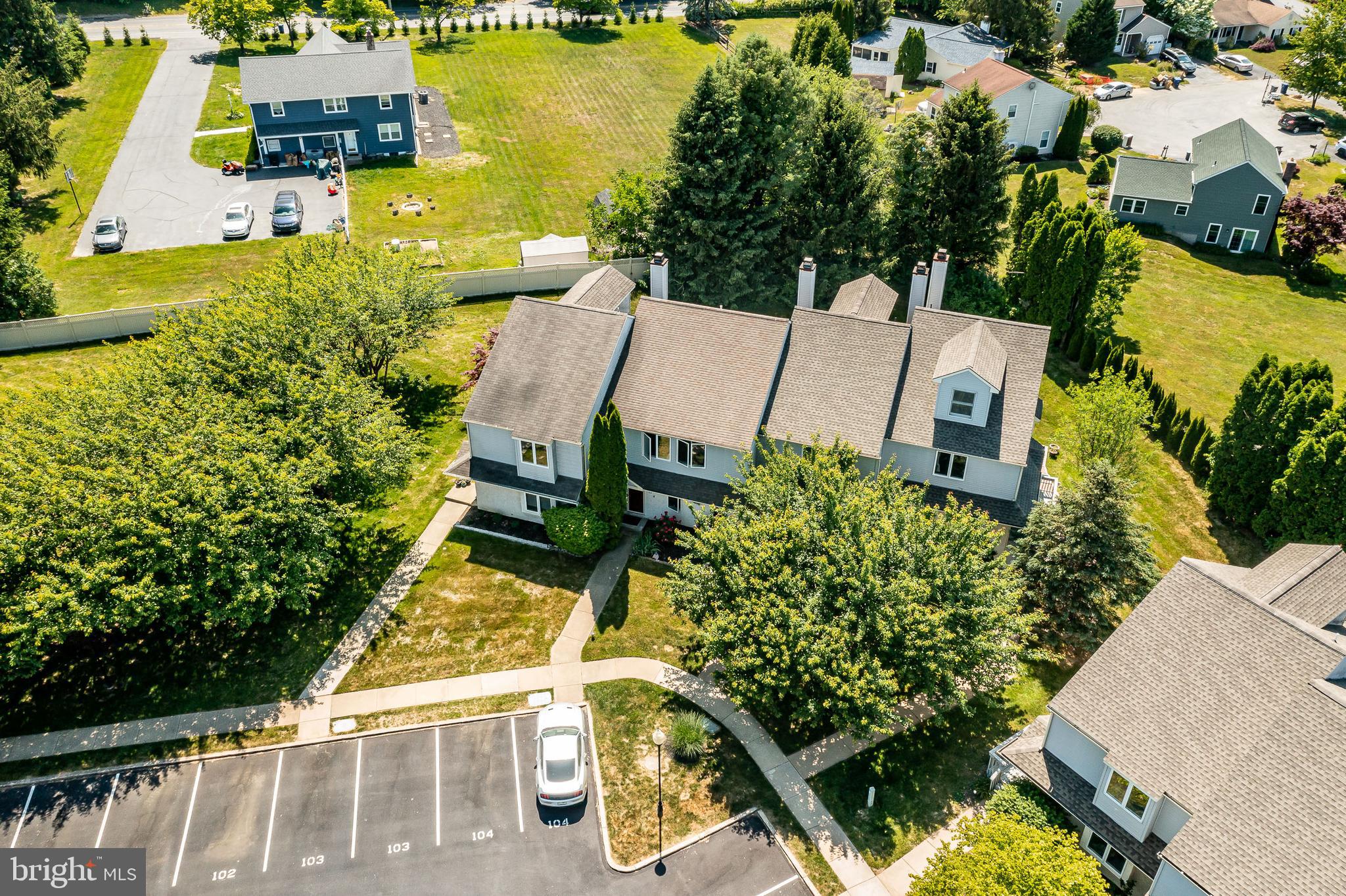 102 Pinebrooke Circle Downingtown, PA 19335 - Photo 3 of 51