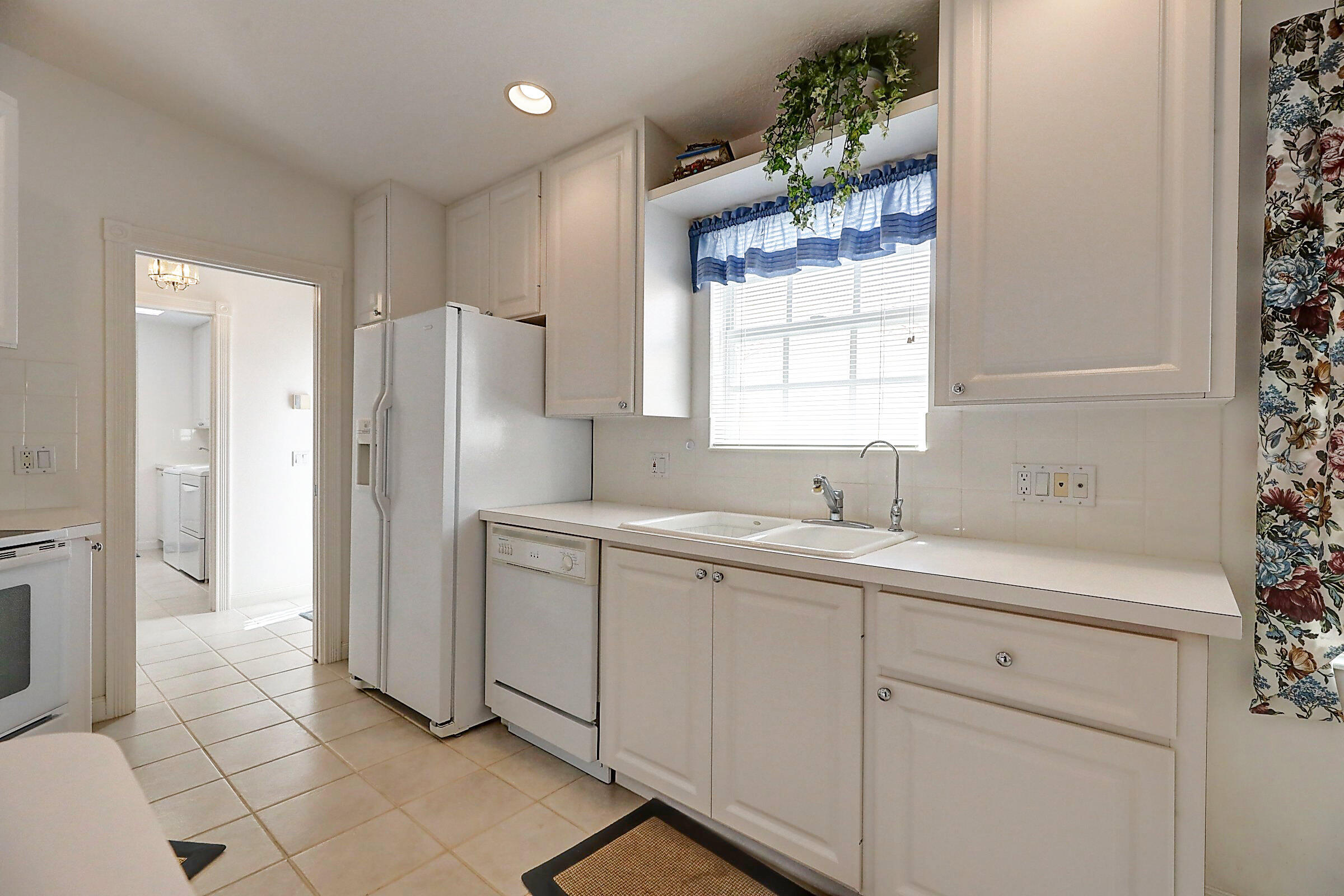 1011 Southwest Tamarrow Place Stuart, FL 34997 - Photo 12 of 61 12