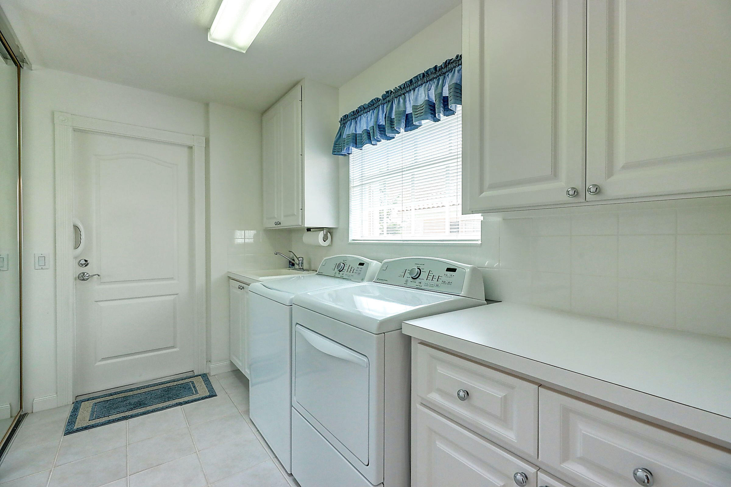 1011 Southwest Tamarrow Place Stuart, FL 34997 - Photo 34 of 61 34