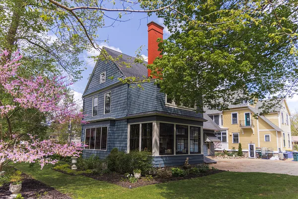$915,000 | 226 College Avenue Southeast, Grand Rapids, MI 49503