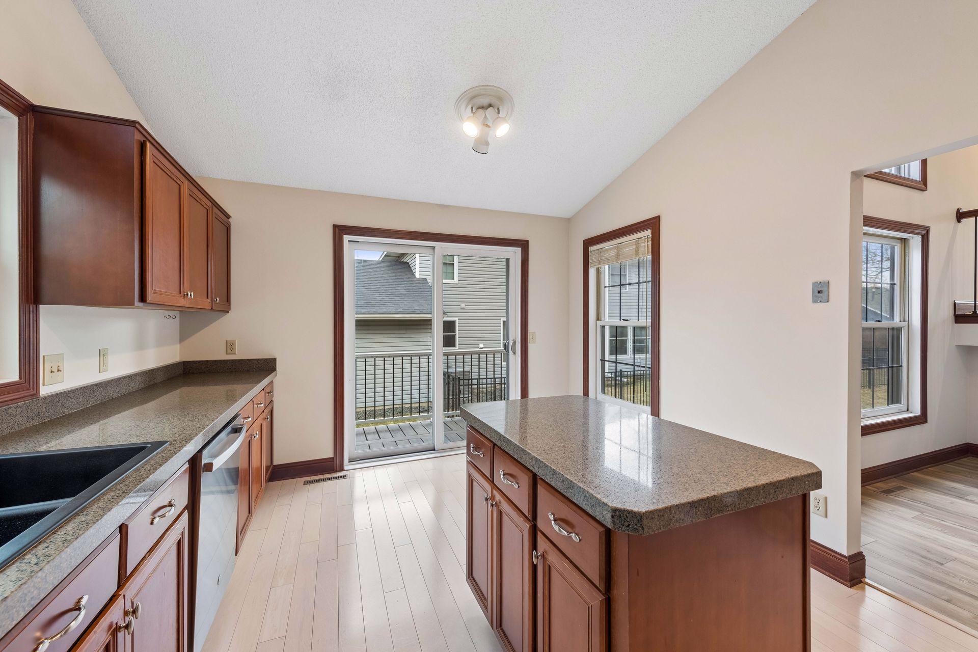 19440 Vine Ridge Road Shorewood, MN 55331 - Photo 14 of 50