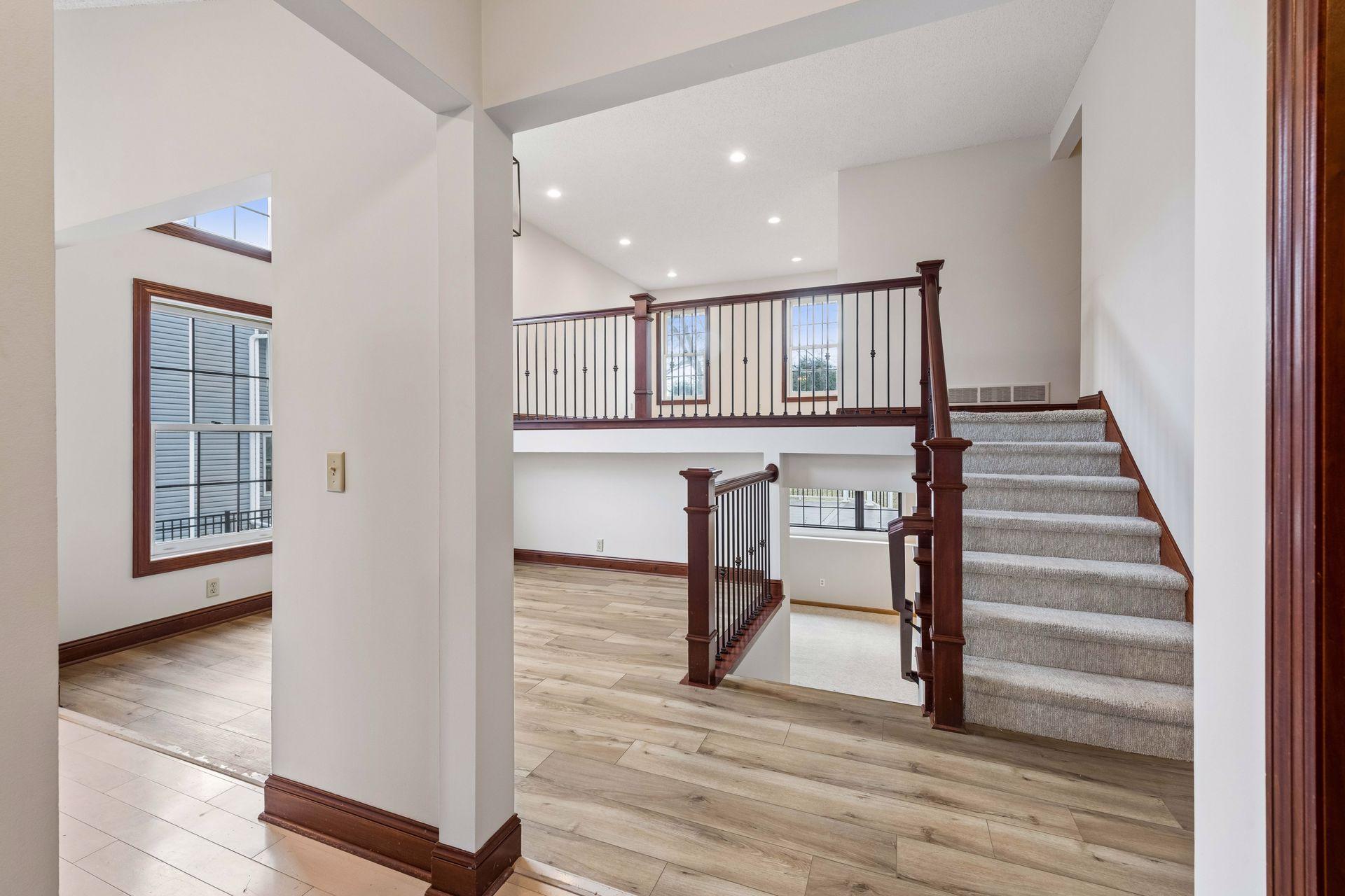 19440 Vine Ridge Road Shorewood, MN 55331 - Photo 4 of 50