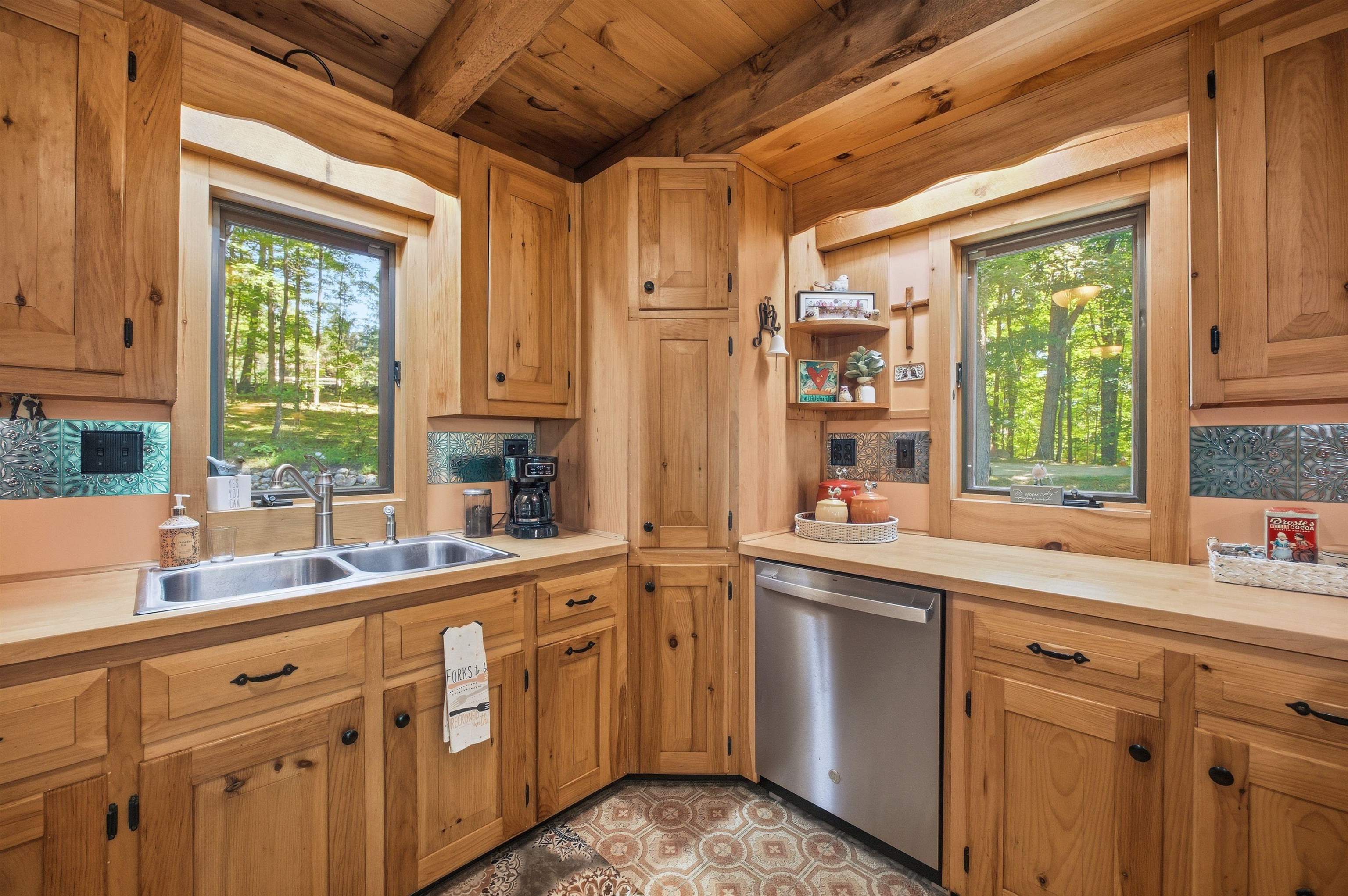 850 Concord Stage Road Weare, NH 03281 - Photo 8 of 44
