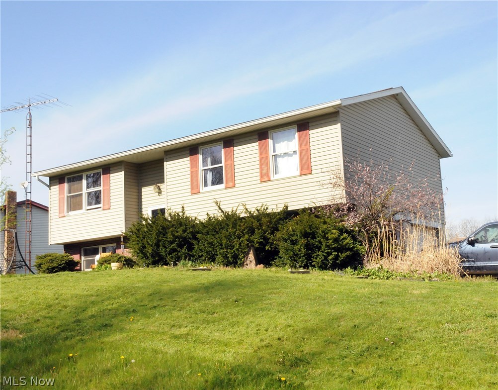 62072 Beech Circle Road Cambridge, OH 43725 - Photo 2 of 14