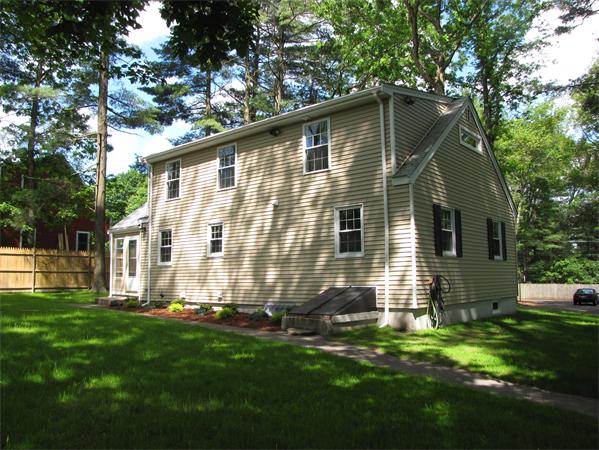 4 Sandra Road Walpole, MA 02032 - Photo 3 of 25 Gallery Image 3