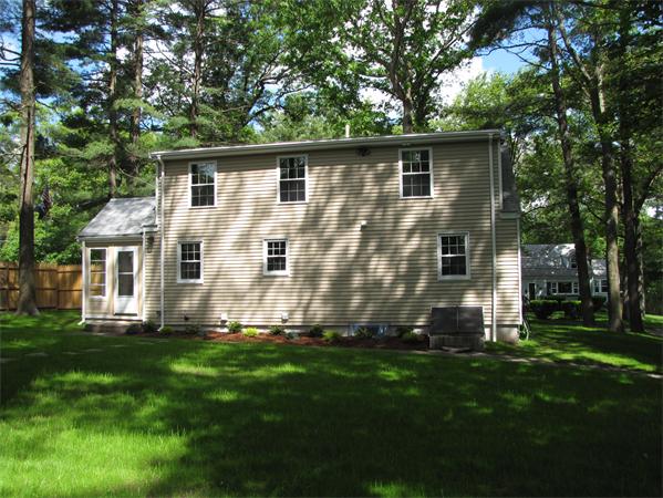 4 Sandra Road Walpole, MA 02032 - Photo 4 of 25 Gallery Image 4