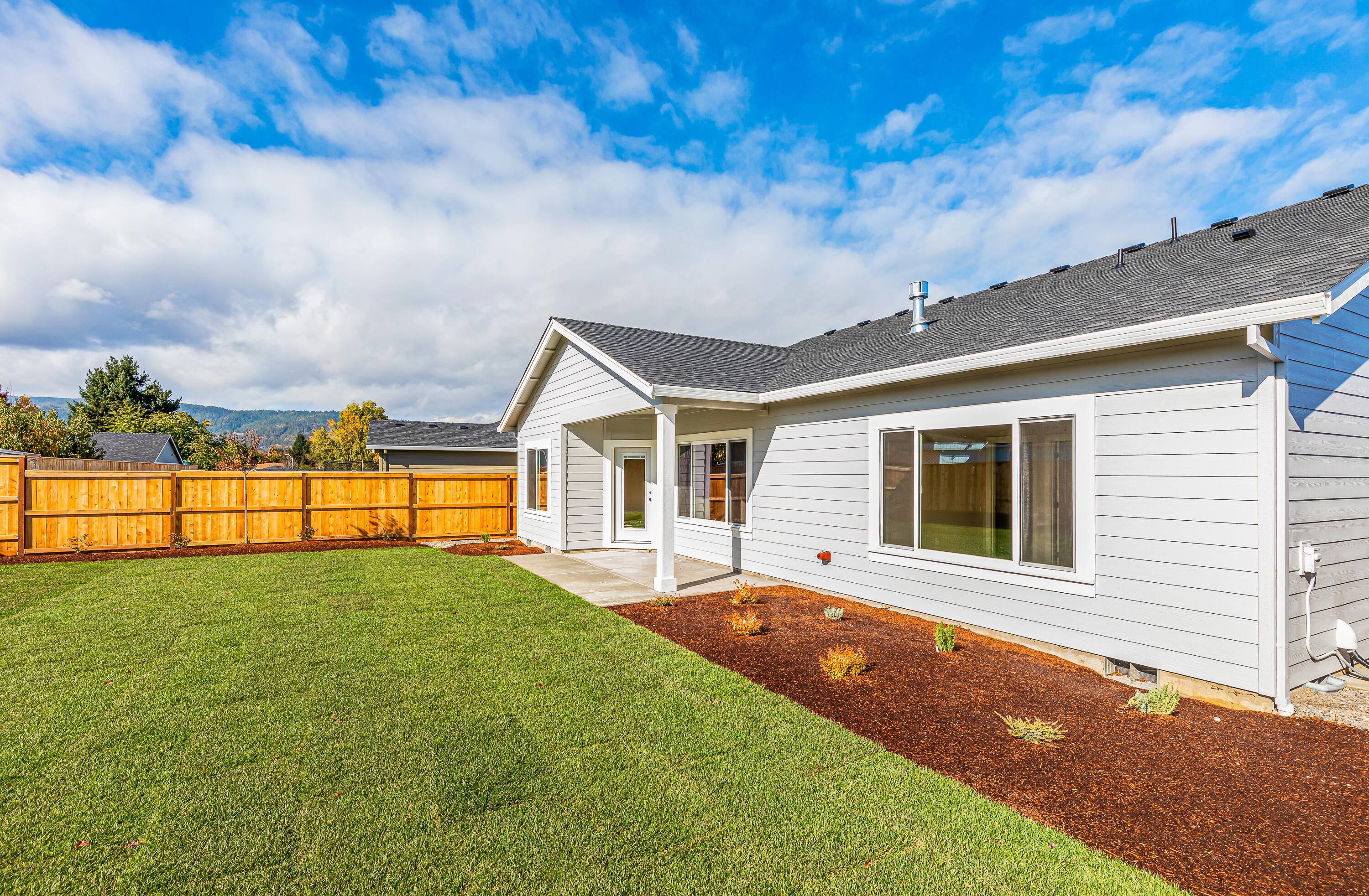 445 Cheney Loop Central Point, OR 97502 - Photo 30 of 35 34