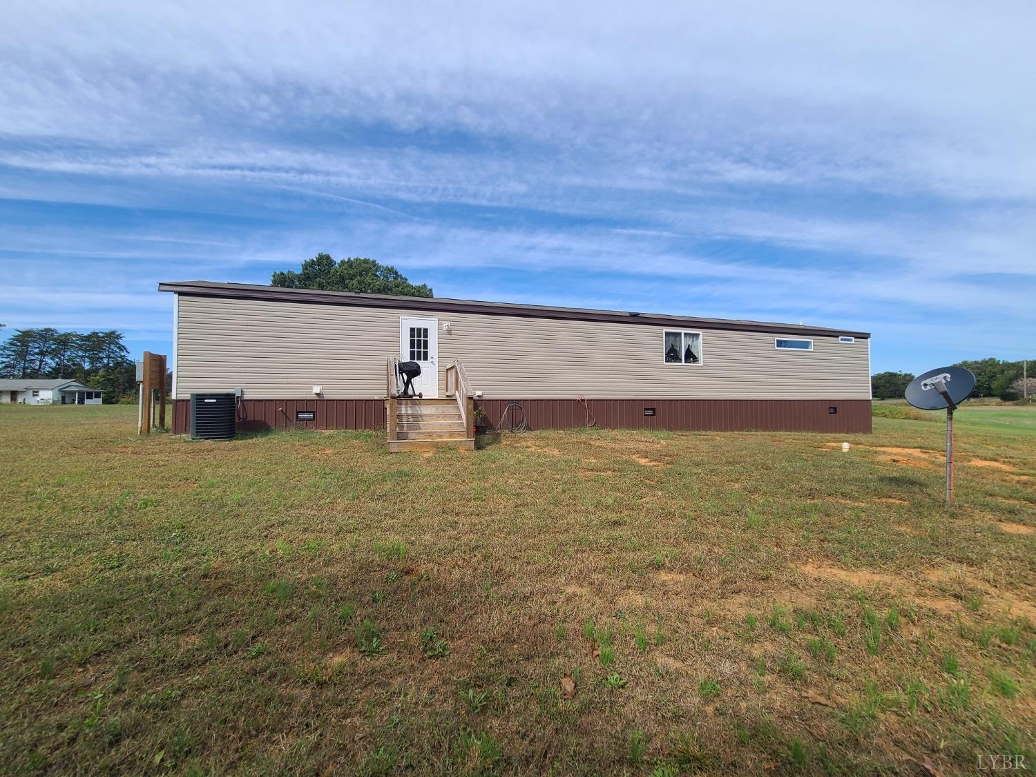 344 Midway Road Phenix, VA 23959 - Photo 28 of 37 a view of a terrace with yard
