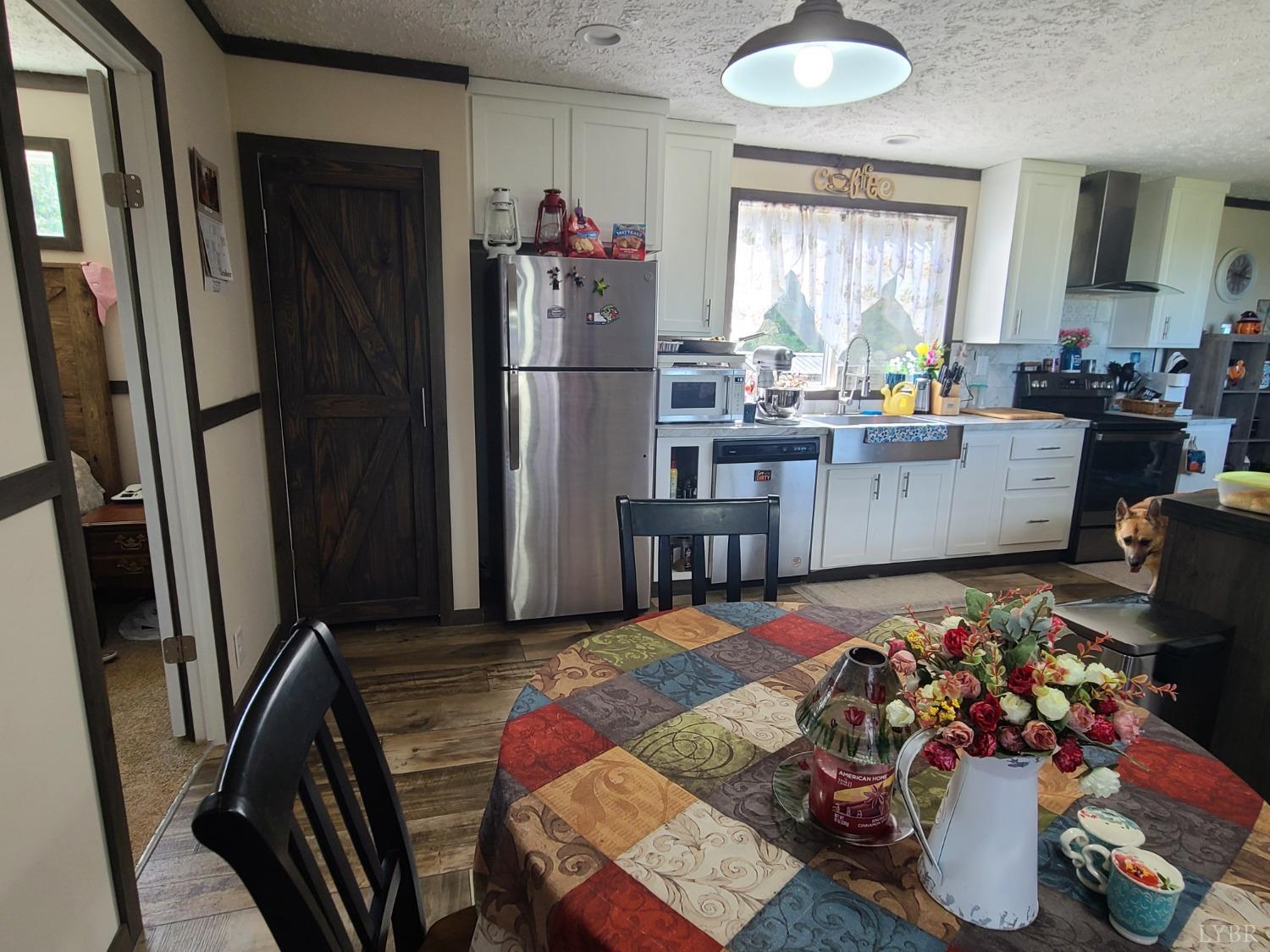 344 Midway Road Phenix, VA 23959 - Photo 10 of 37