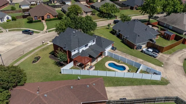 $399,000 | 821 Quail Run Lane, Lancaster, TX 75146