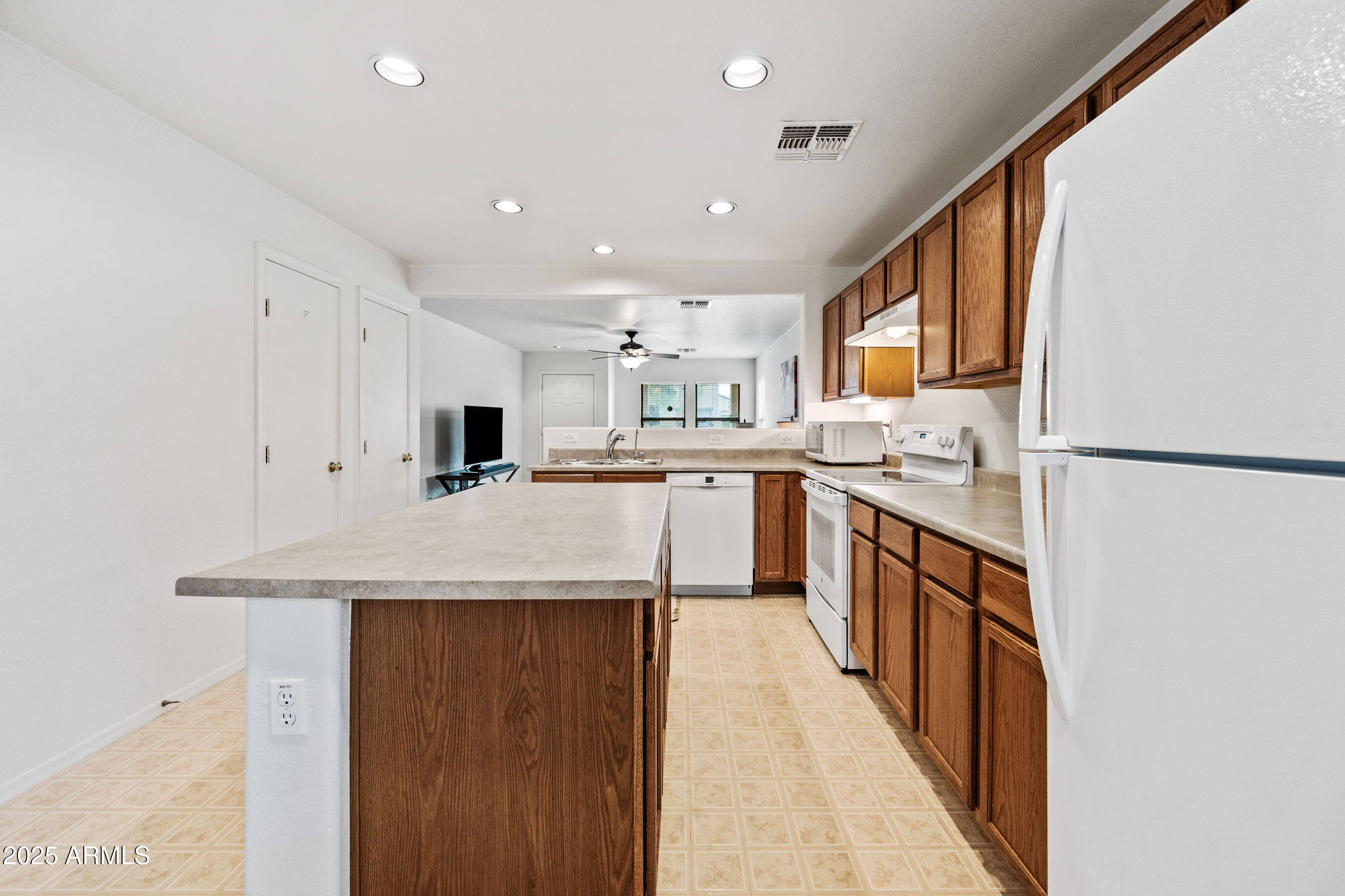 6336 West Beverly Road Laveen, AZ 85339 - Photo 10 of 30 10-6336WBR-ocupix