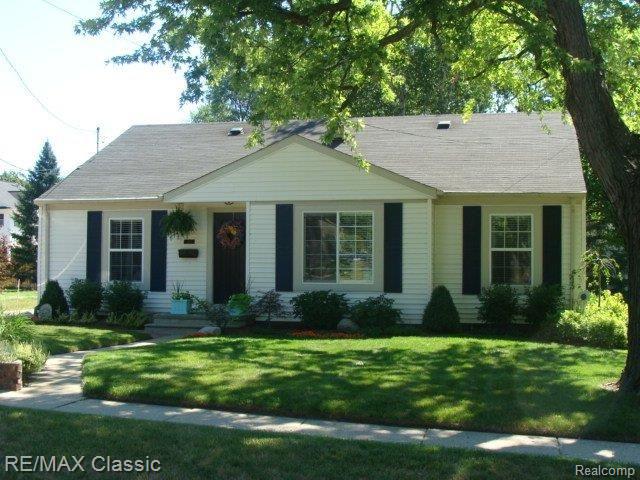221 South Castell Avenue Rochester, MI 48307 - Photo 1 of 9 FRONT