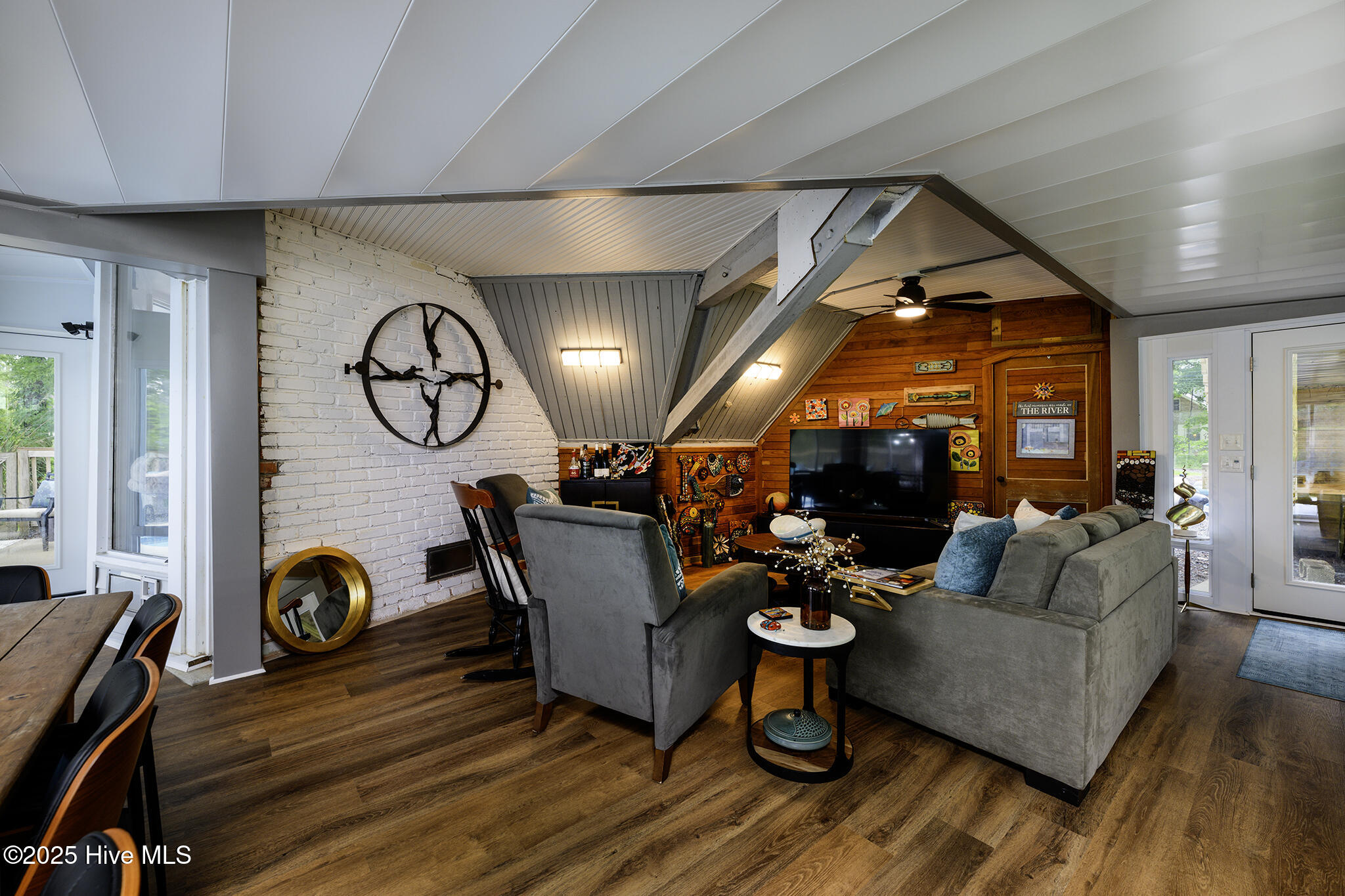 210 Gangplank Road New Bern, NC 28562 - Photo 38 of 86 1st Level Living Room