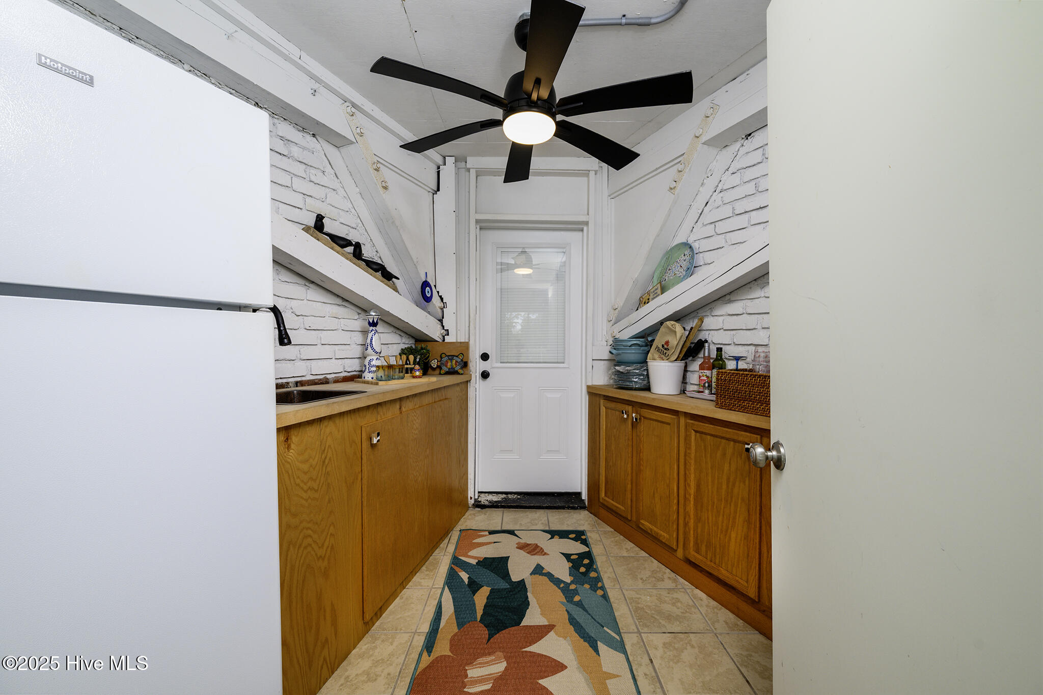 210 Gangplank Road New Bern, NC 28562 - Photo 40 of 86 1st Level Kitchen