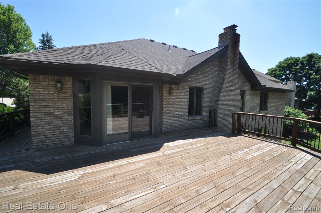 2185 Clinton View Circle Rochester Hills, MI 48309 - Photo 34 of 36