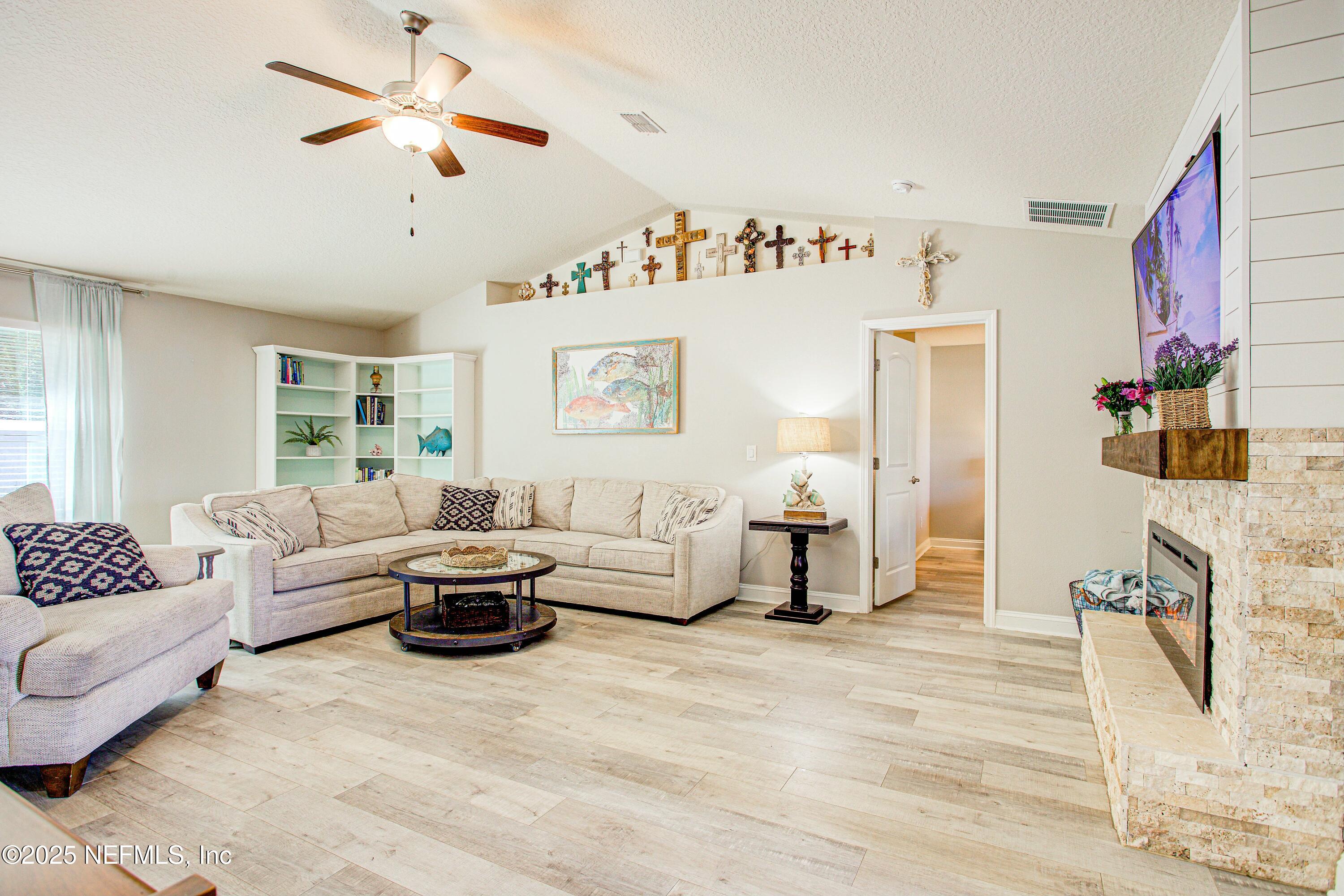 88083 Maybourne Road Yulee, FL 32097 - Photo 32 of 76 a living room with furniture