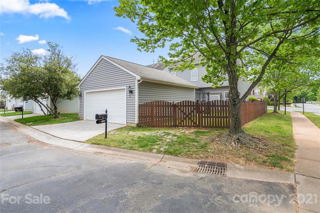 4935 Prosperity Ridge Road Charlotte, NC 28269 - Photo 41 of 48 Gallery Image 41