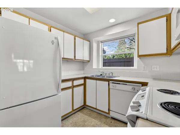 $239,900 | 4606 West Powell Boulevard, Unit 162, Gresham, OR 97030