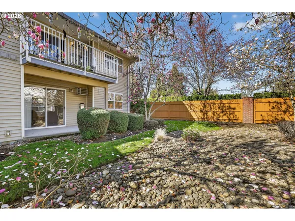 $239,900 | 4606 West Powell Boulevard, Unit 162, Gresham, OR 97030