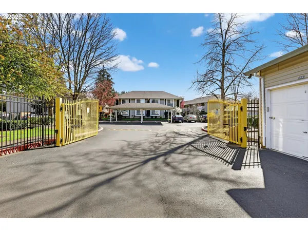 $239,900 | 4606 West Powell Boulevard, Unit 162, Gresham, OR 97030