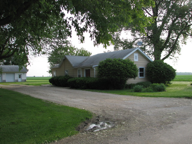 1630 West Mine Road Mazon, IL 60444 - Photo 1 of 6