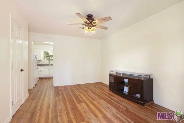 $1,500 | 911 Hatchell Lane, Denham Springs, LA 70726