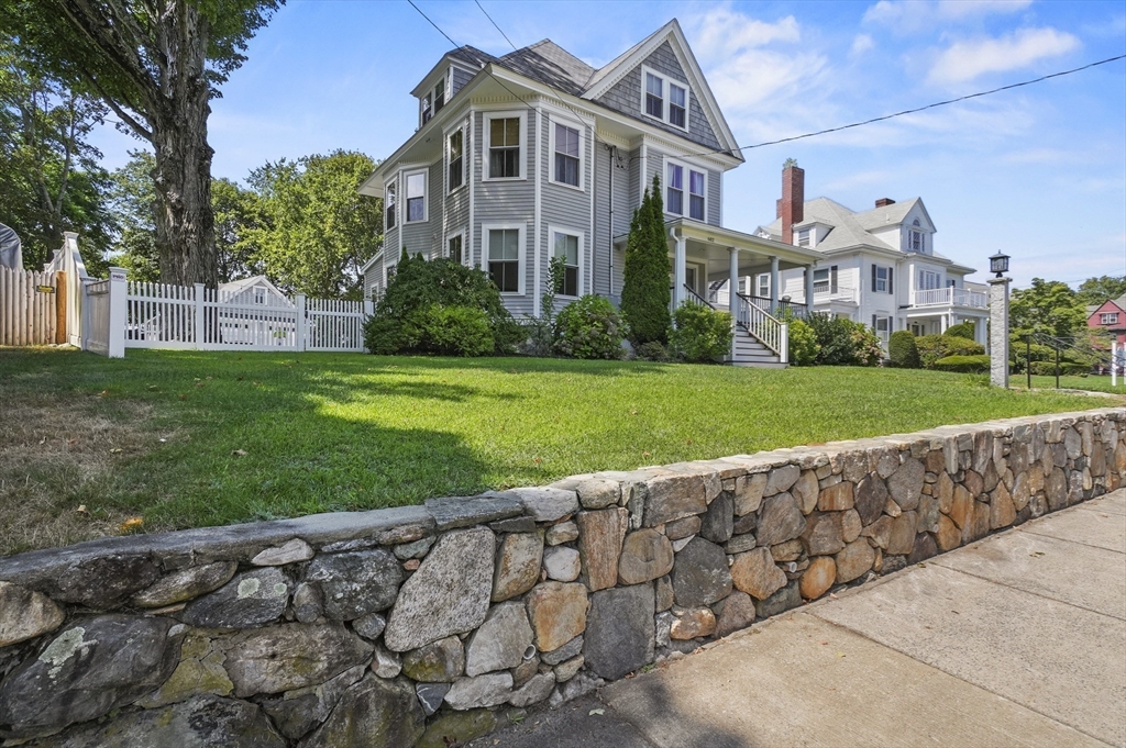 602 Main Street, Unit 1 Woburn, MA 01801 - Photo 4 of 29