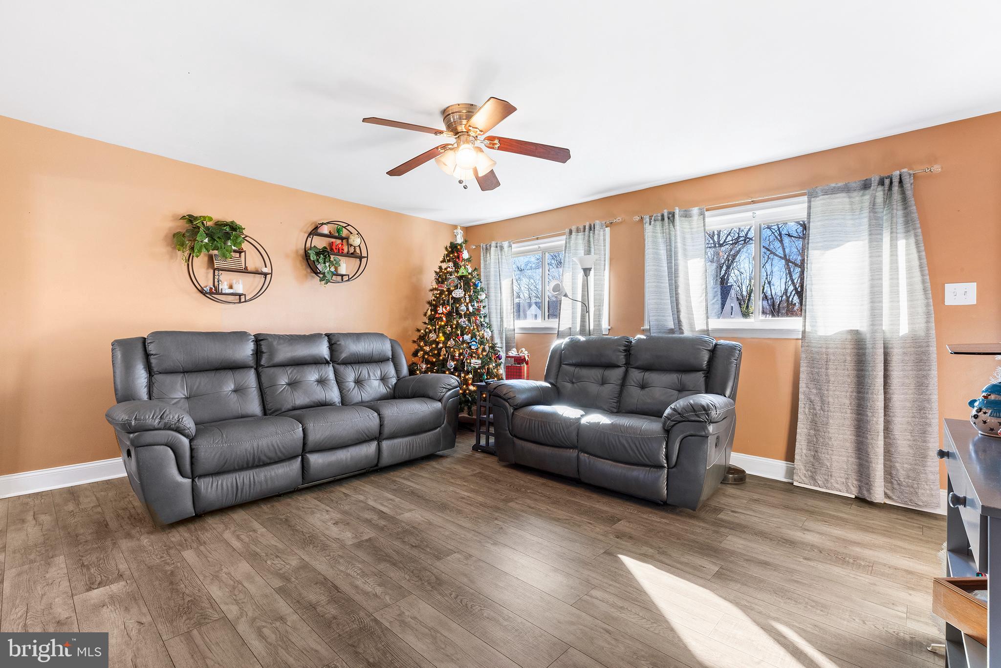 1012 Dale Road Secane, PA 19018 - Photo 4 of 26