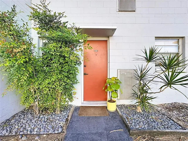 $203,900 | 4328 Edgewater Drive, Unit E103, Orlando, FL 32804