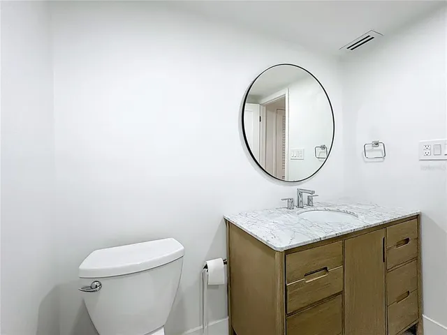 $203,900 | 4328 Edgewater Drive, Unit E103, Orlando, FL 32804