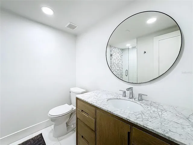 $203,900 | 4328 Edgewater Drive, Unit E103, Orlando, FL 32804