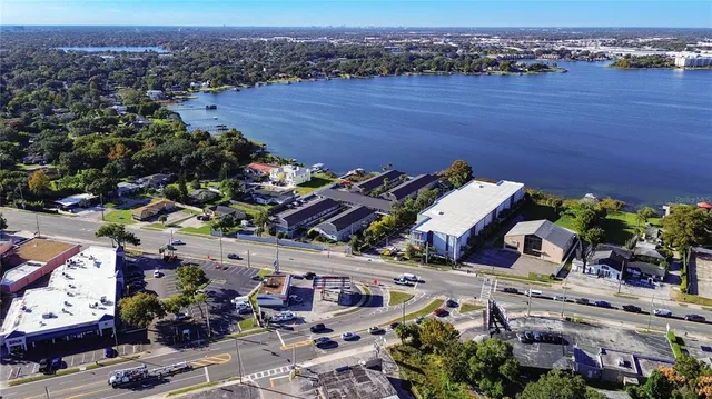 $203,900 | 4328 Edgewater Drive, Unit E103, Orlando, FL 32804