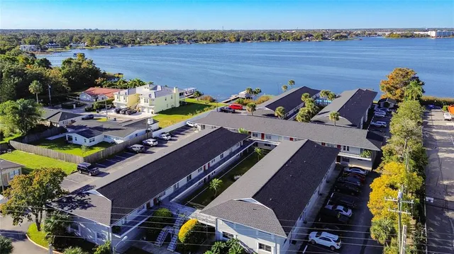 $199,900 | 4328 Edgewater Drive, Unit E103, Orlando, FL 32804