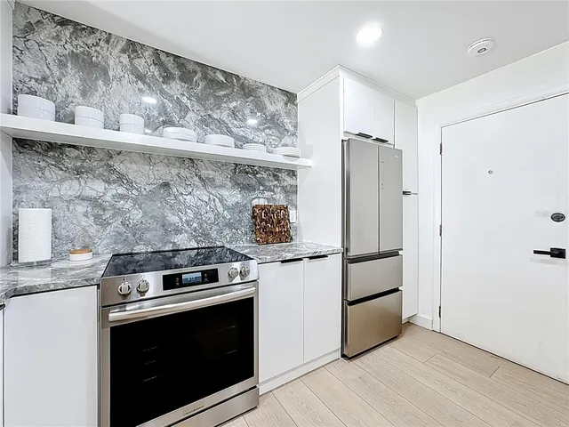 $203,900 | 4328 Edgewater Drive, Unit E103, Orlando, FL 32804